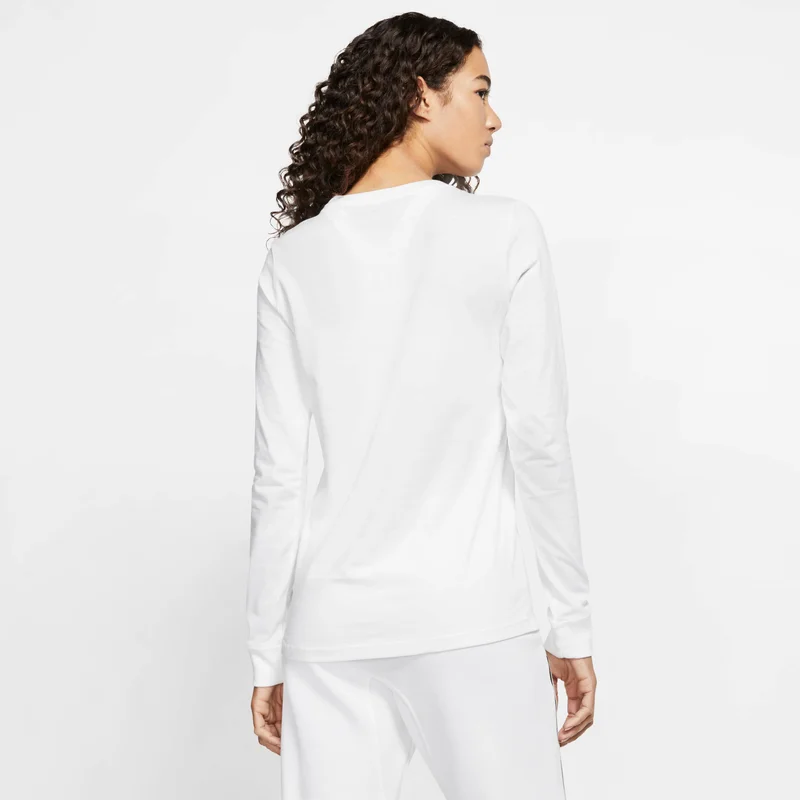 Nike Women's Essential Icon Futura Long Sleeves T-Shirt